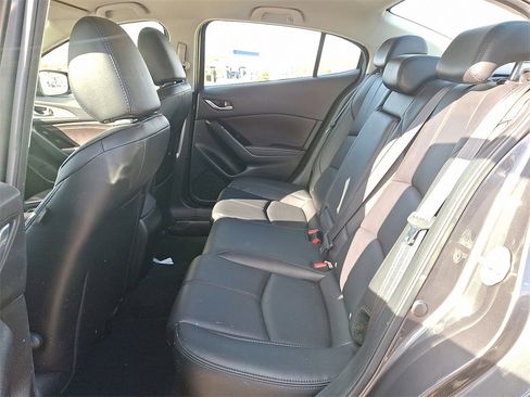 Used 2018 MAZDA MAZDA3 Touring image 11
