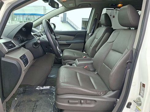 Used 2016 Honda Odyssey Touring Elite image 14