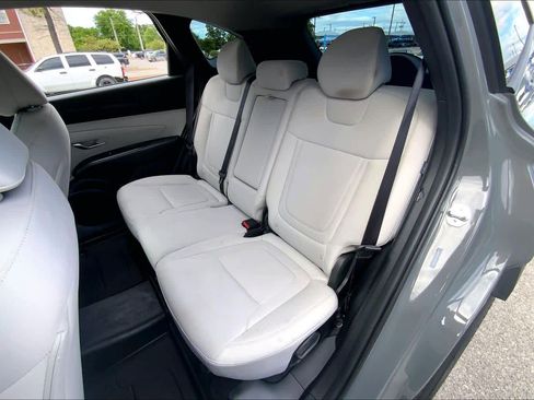 Used 2025 Hyundai Tucson SE FWD image 21