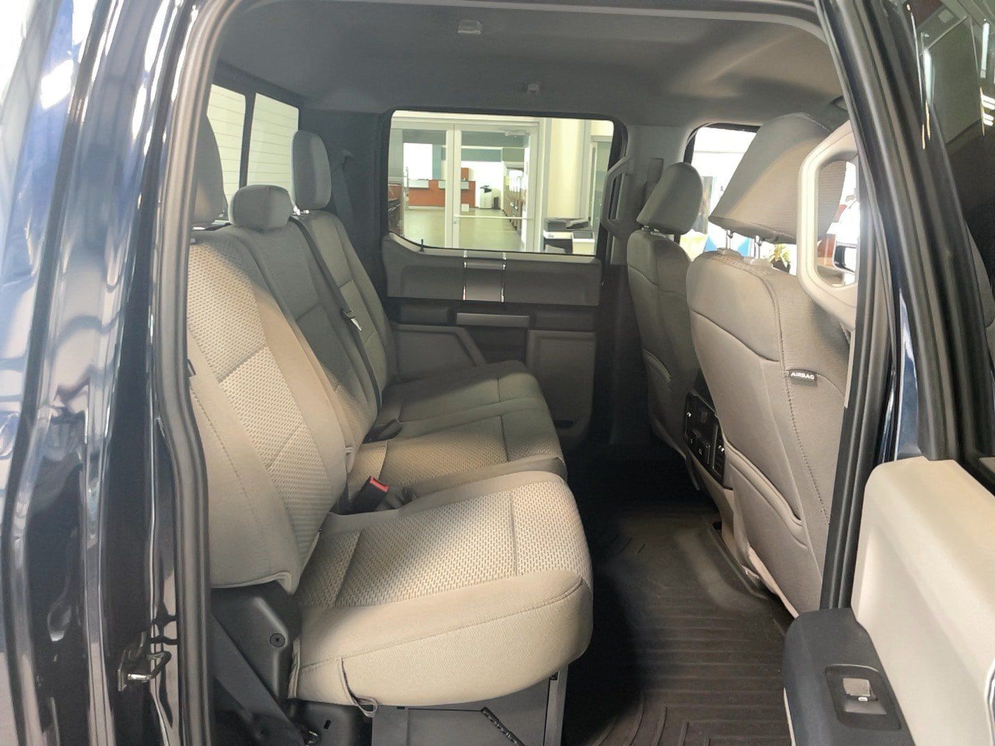 Used 2022 Ford F350 XLT w/ XLT Premium Package AWD/4WD image 23
