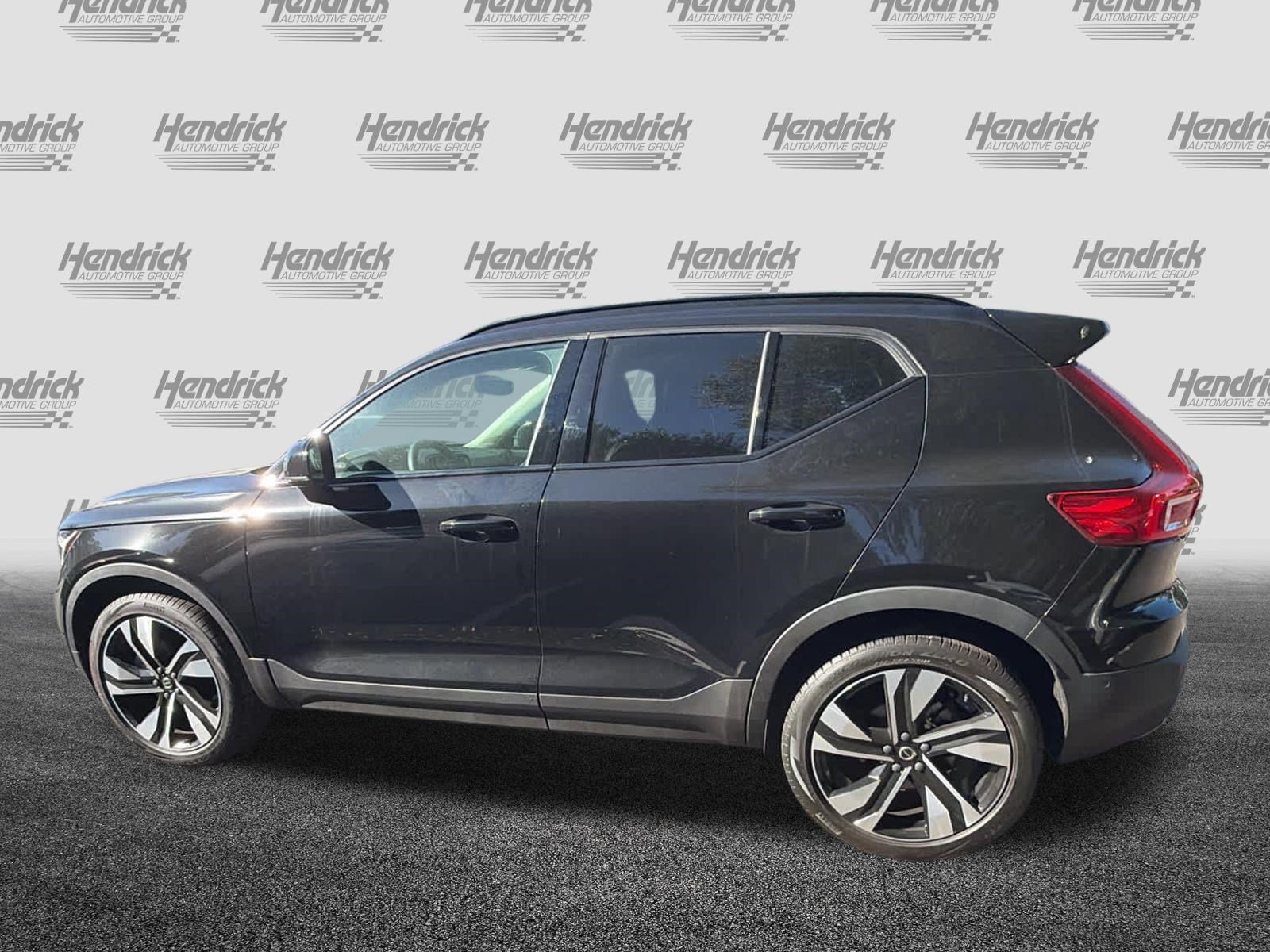 Used 2023 Volvo XC40 B5 Plus w/ Climate Package AWD/4WD image 11