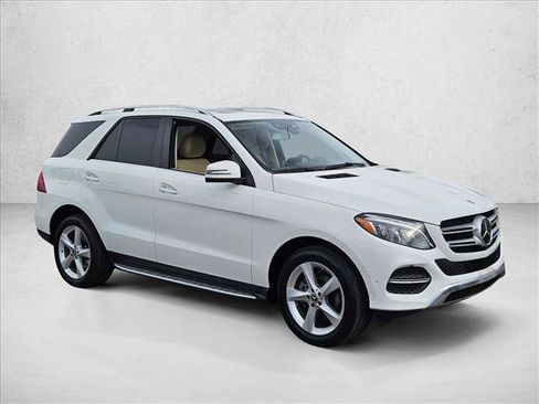 Used 2017 Mercedes-Benz GLE 350 4MATIC image 3