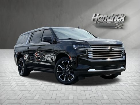 Used 2023 Chevrolet Suburban High Country w/ Premium Package AWD/4WD image 2