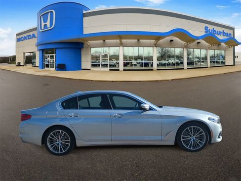 Used 2018 BMW 530i xDrive w/ Premium Package image 9