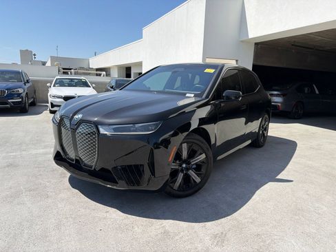 Used 2024 BMW iX xDrive50 w/ Premium Package AWD/4WD image 3