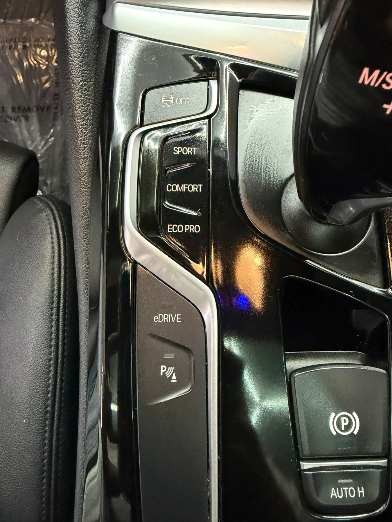 Used 2018 BMW 530e w/ Premium Package 2 RWD image 22