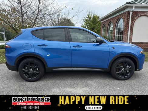 New 2024 Dodge Hornet R/T Plus w/ Tech Pack Plus w/o Parking image 2