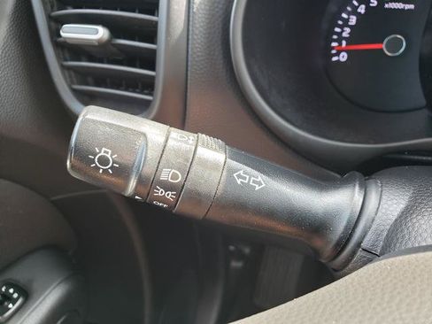 Used 2016 Kia Soul FWD image 28