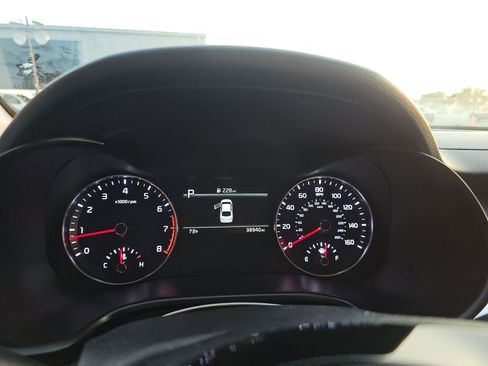 Used 2023 Kia Forte LXS FWD image 2