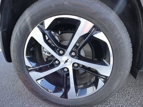 Used 2025 Chevrolet Trax RS w/ Sunroof Package FWD image 15
