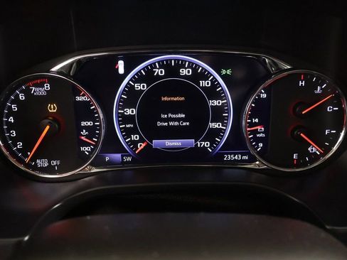 Used 2023 GMC Acadia Denali w/ Denali Technology Package image 4