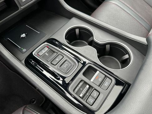 Used 2025 Honda Pilot Black Edition image 14