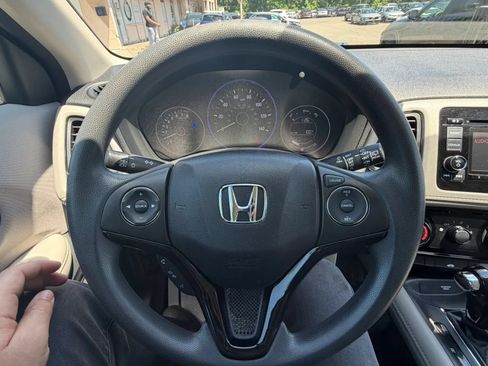 Used 2018 Honda HR-V LX image 23
