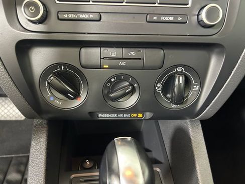 Used 2014 Volkswagen Jetta S image 23