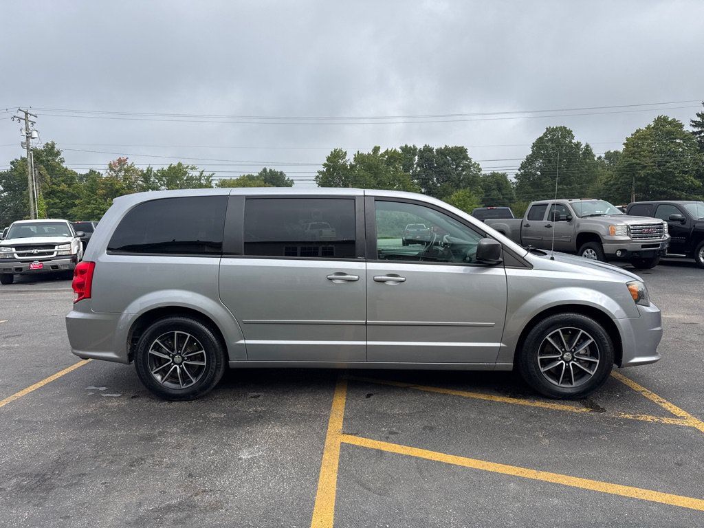 Used 2014 Dodge Grand Caravan SE w/ Quick Order Package 29E SE FWD image 5