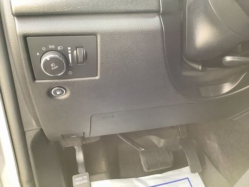 Used 2018 Jeep Grand Cherokee Altitude image 15