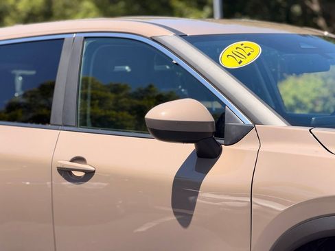 Used 2025 Nissan Rogue SV FWD image 7