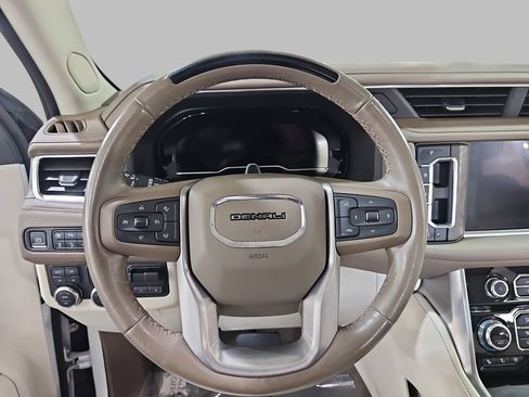 Used 2023 GMC Yukon XL Denali w/ Denali Reserve Package AWD/4WD image 26