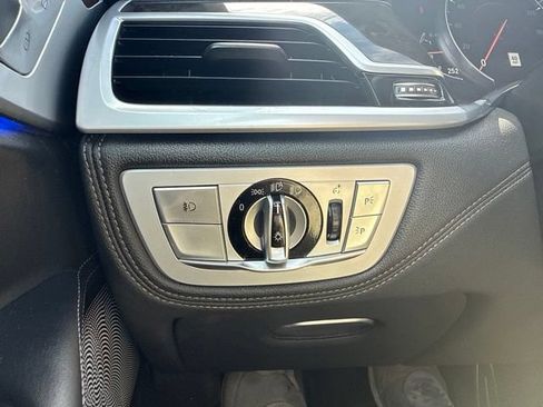 Used 2019 BMW 750i xDrive w/ Executive Package AWD/4WD image 33