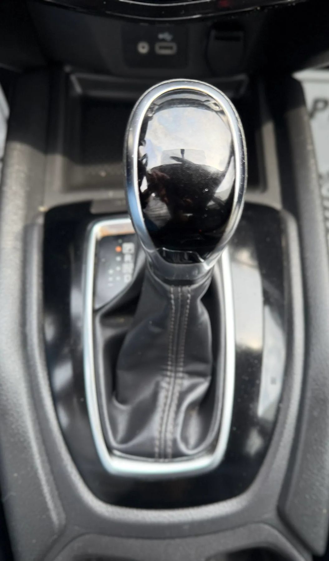Used 2018 Nissan Rogue S AWD/4WD image 16