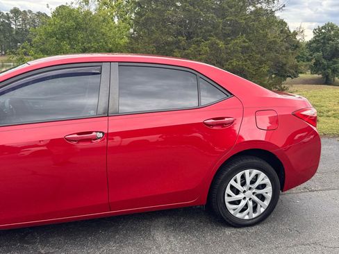 Used 2017 Toyota Corolla LE FWD image 8
