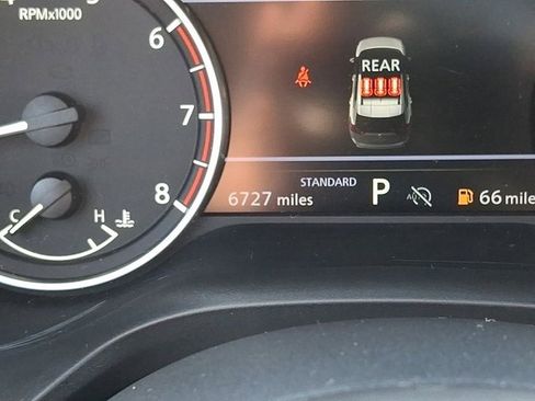 Used 2024 Nissan Rogue SV w/ SV Premium Package image 25