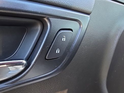 Used 2019 Chevrolet Tahoe LT image 9