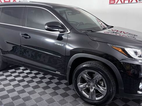 Used 2019 Toyota Highlander Limited Platinum AWD/4WD image 8