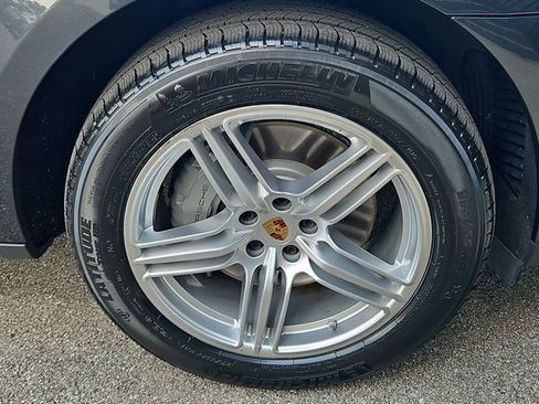 Certified 2019 Porsche Macan S AWD/4WD image 14