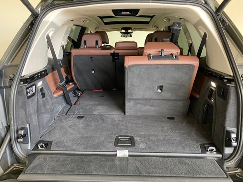 Used 2025 BMW X7 xDrive40i w/ Premium Package image 31