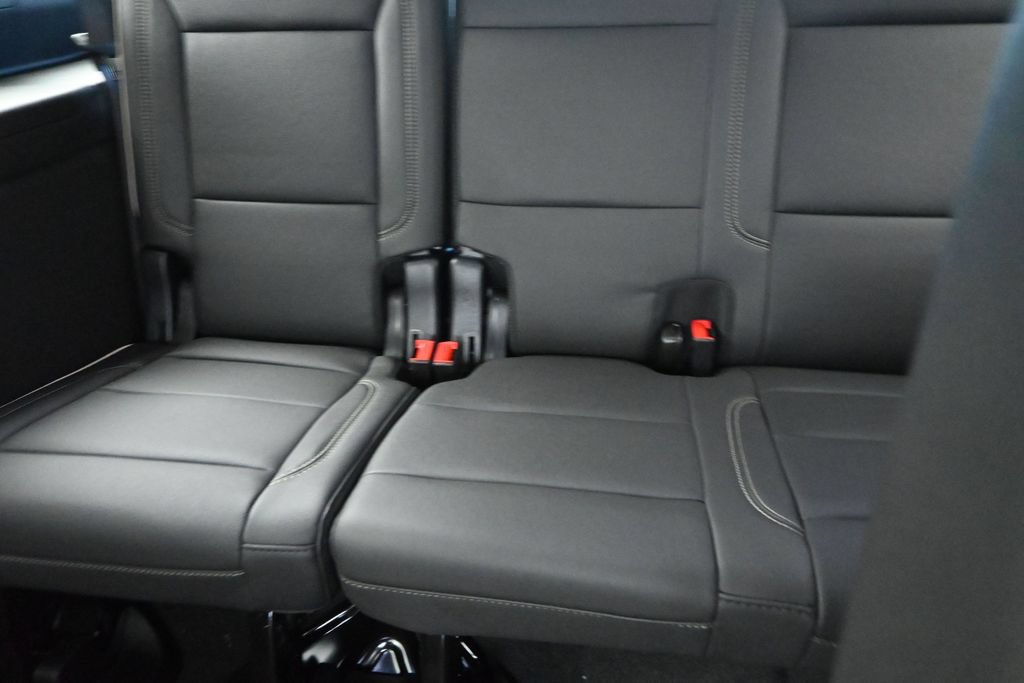 New 2026 Chevrolet Suburban Premier RWD image 17