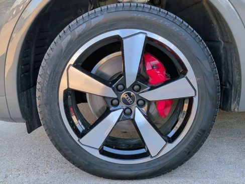 Certified 2024 Audi Q5 2.0T Premium Plus w/ Premium Plus Package image 36