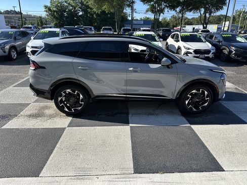 Used 2025 Kia Sportage SX AWD/4WD image 4