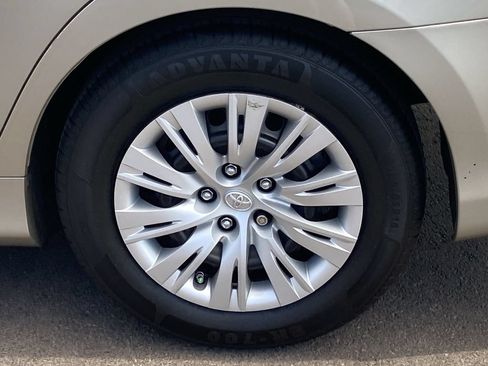 Used 2014 Toyota Camry LE FWD image 26