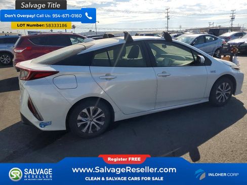 Used 2022 Toyota Prius Prime XLE FWD image 4