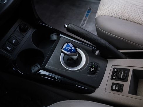 Used 2014 Toyota RAV4 EV FWD image 23