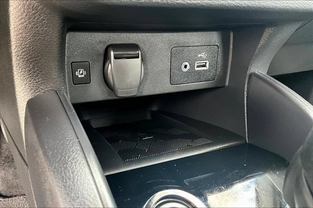 Used 2025 Nissan Versa SV w/ Trunk Package FWD image 14