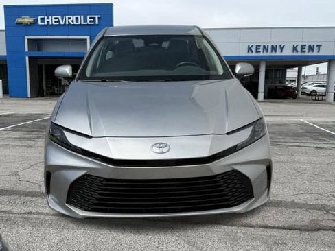 Used 2025 Toyota Camry LE w/ Convenience Package FWD image 5