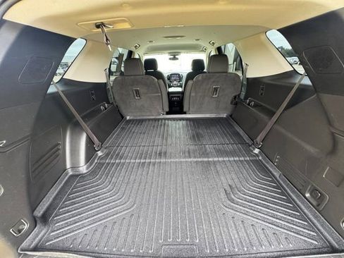 Used 2021 Chevrolet Traverse LT FWD image 31