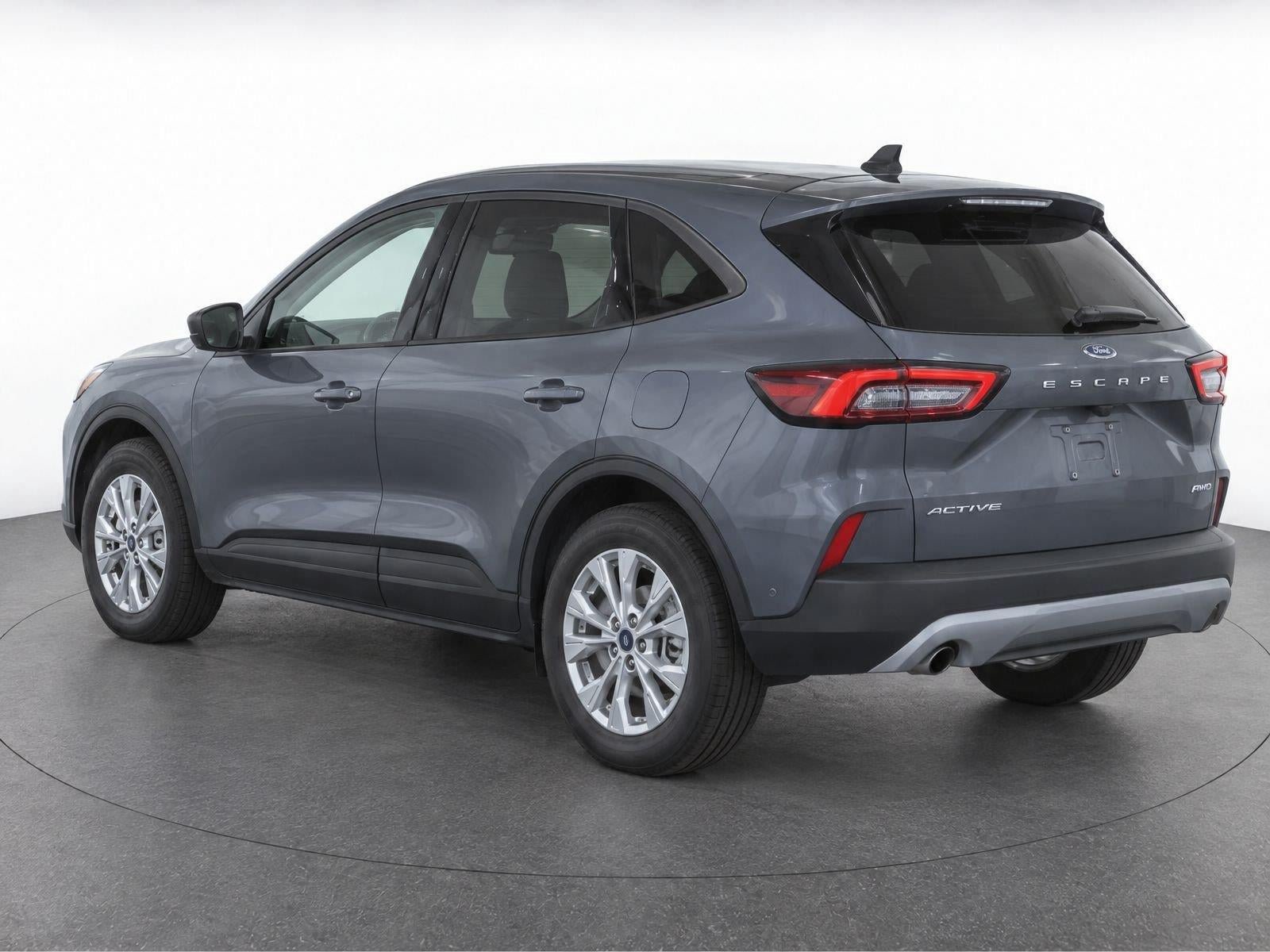 Used 2025 Ford Escape Active w/ Cold Weather Package AWD/4WD image 4