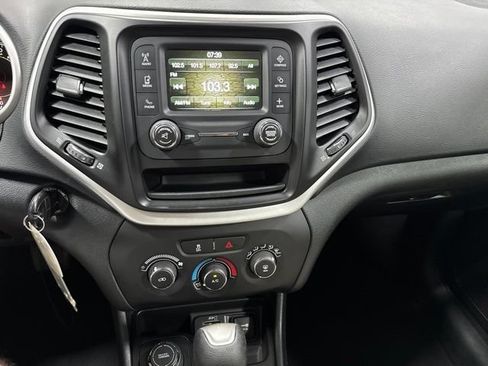 Used 2016 Jeep Cherokee Sport AWD/4WD image 13