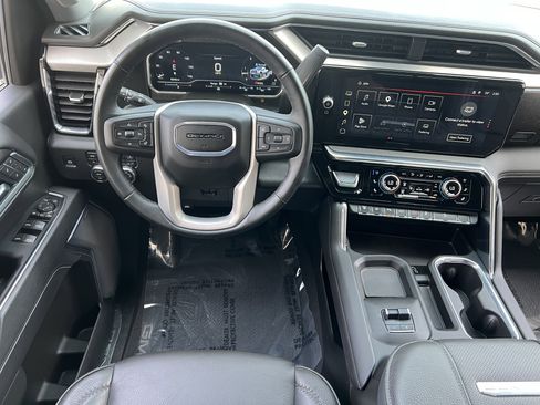 Used 2025 GMC Sierra 2500 Denali w/ Denali Reserve Package AWD/4WD image 32