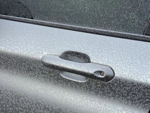 Used 2020 Ford Explorer XLT image 14