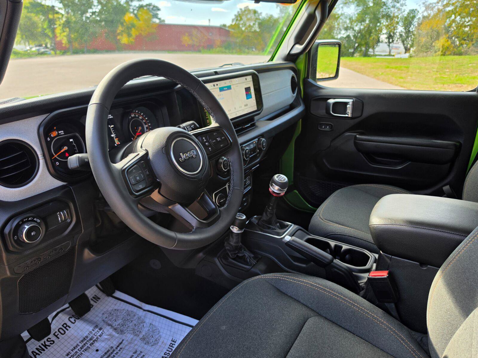 Used 2025 Jeep Wrangler Unlimited Sport AWD/4WD image 4