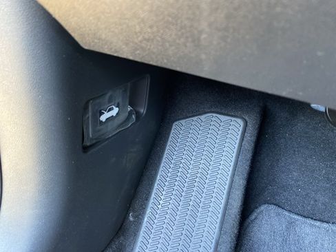 Used 2023 Honda HR-V EX-L image 48
