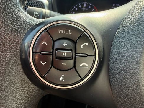 Used 2022 Kia Soul LX FWD image 24