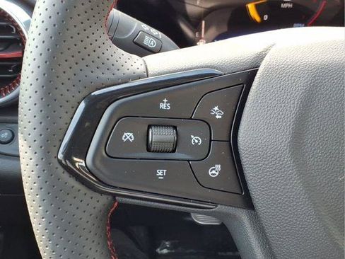 New 2026 Chevrolet Trax RS w/ Sunroof Package image 25