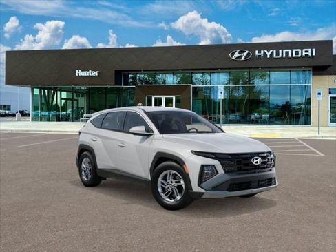 Used 2026 Hyundai Tucson SE AWD/4WD image 2