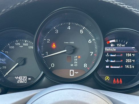 Certified 2022 Porsche Macan AWD/4WD image 25