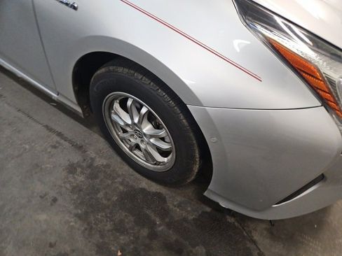 Used 2017 Toyota Prius Four w/ Advanced Technology Package image 4